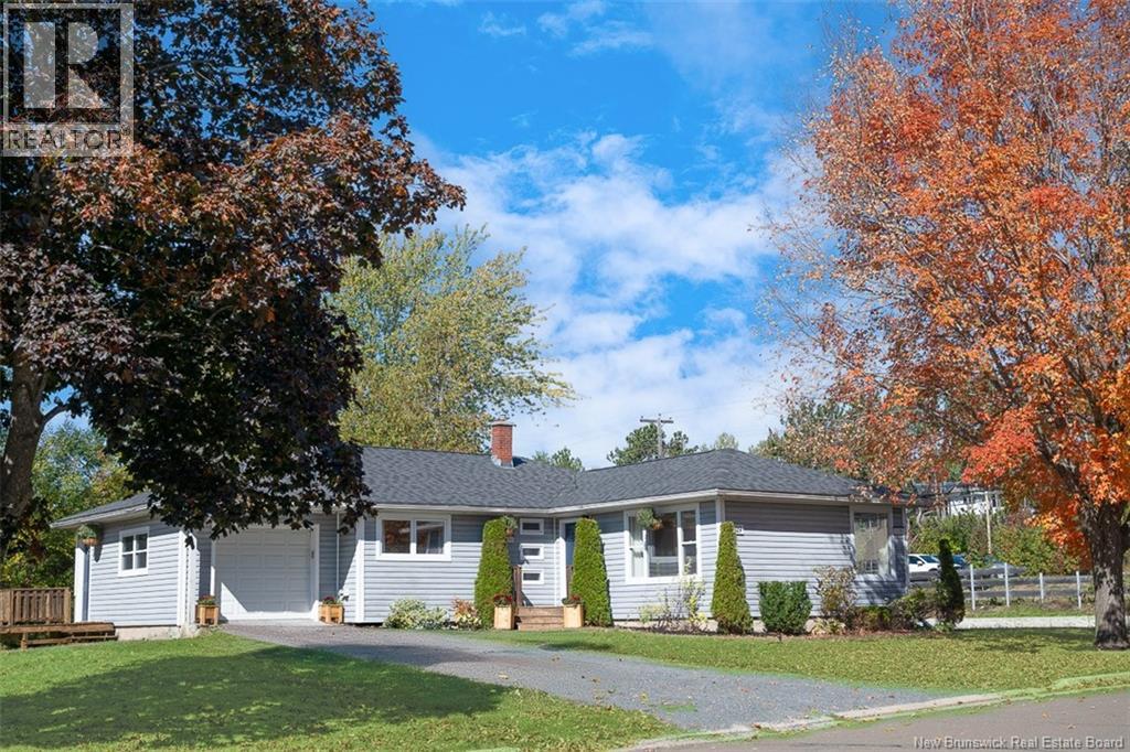 119 Moss Ave, Fredericton, NB E3A 2G2