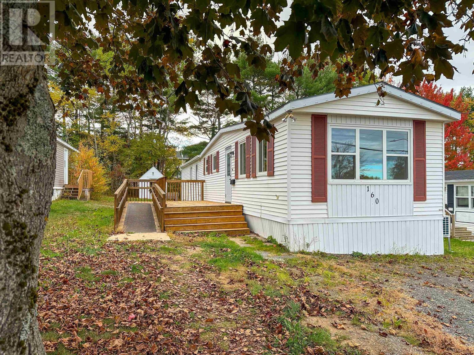 160 Seasons Dr, Bridgewater, NS B4V 3E7
