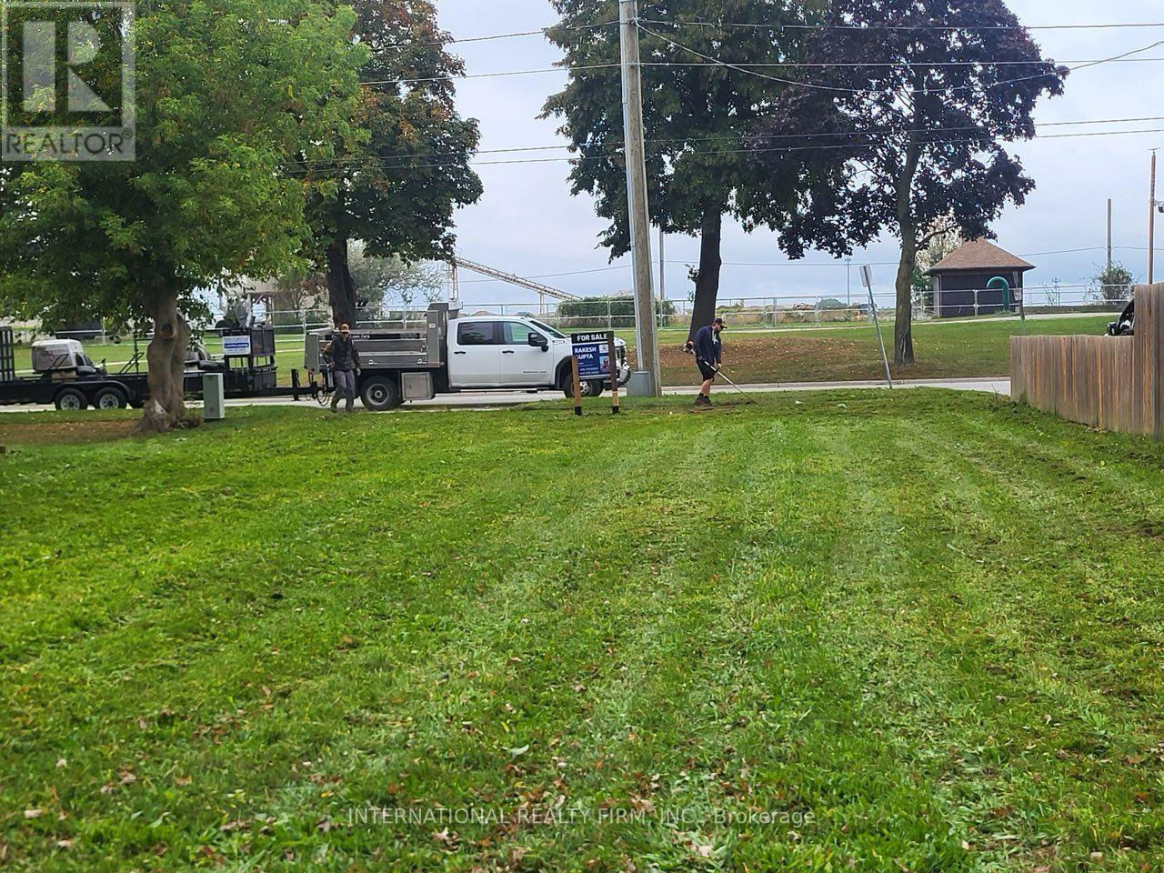 260 Christina St S, Sarnia, ON N7T 2N3