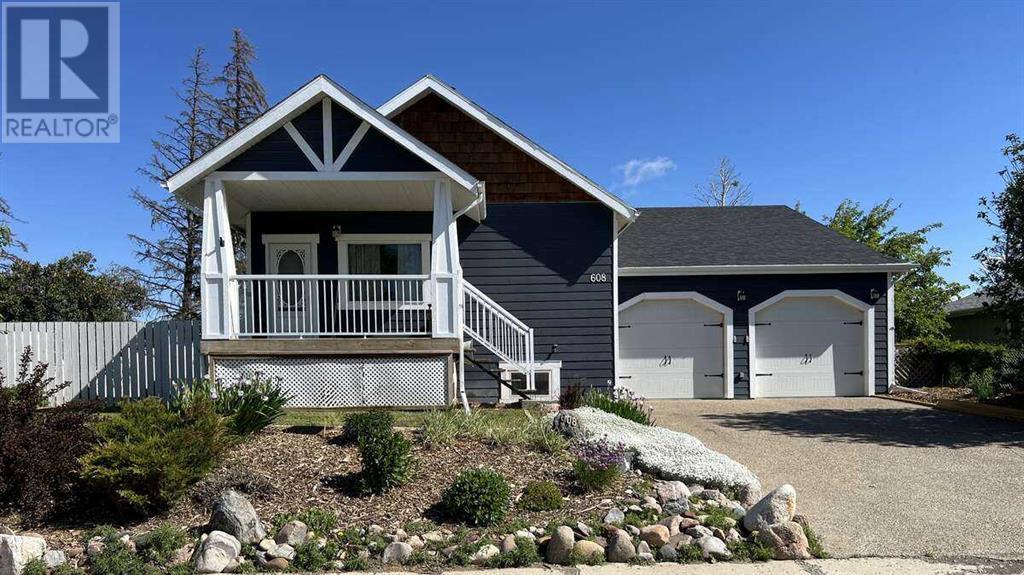 608 Rogers Ave, Picture Butte, AB T0K 1V0
