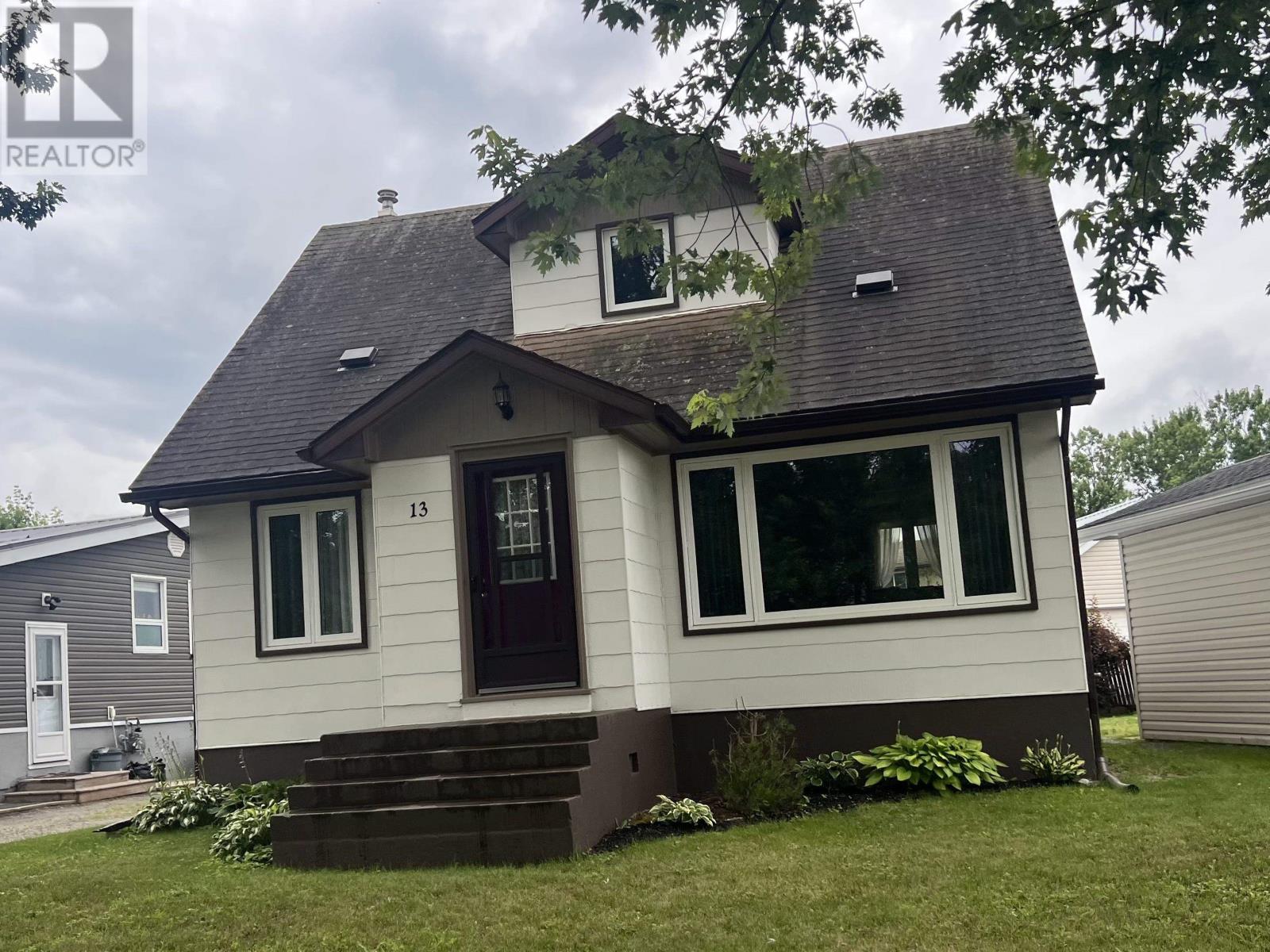 13 Spruce Rd, Atikokan, ON P0T 1C0