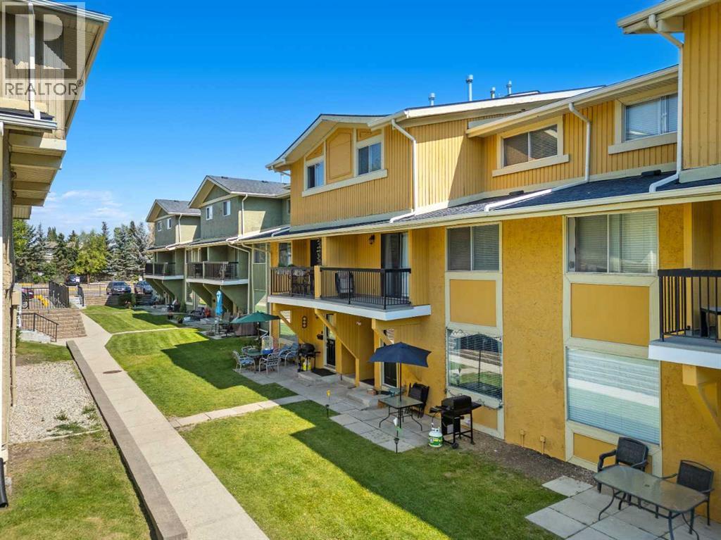 2200 Woodview Drive Sw Unit 702, Calgary, AB T2W 3N6