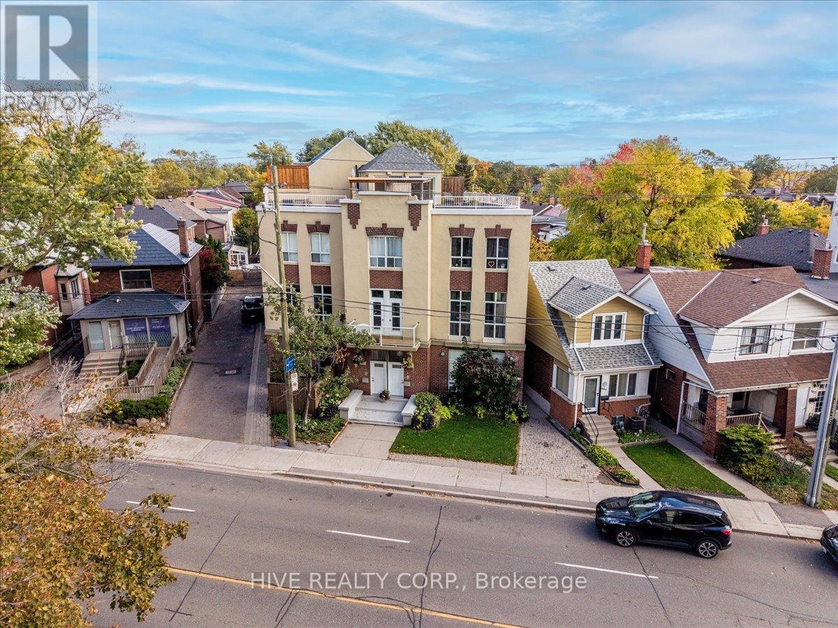 957 Broadview Ave D Ave, Toronto, ON M4K 2R5