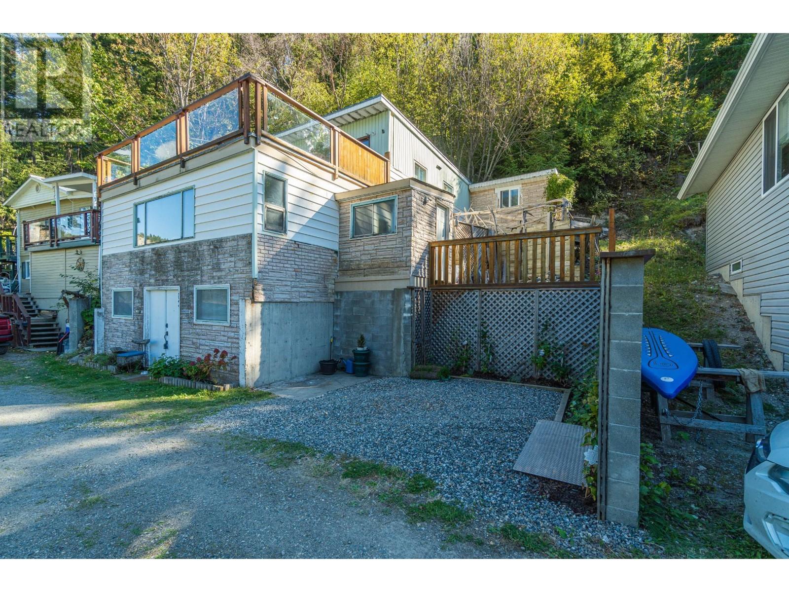 2044 Paul Lake Rd, Kamloops, BC V2H 1N8