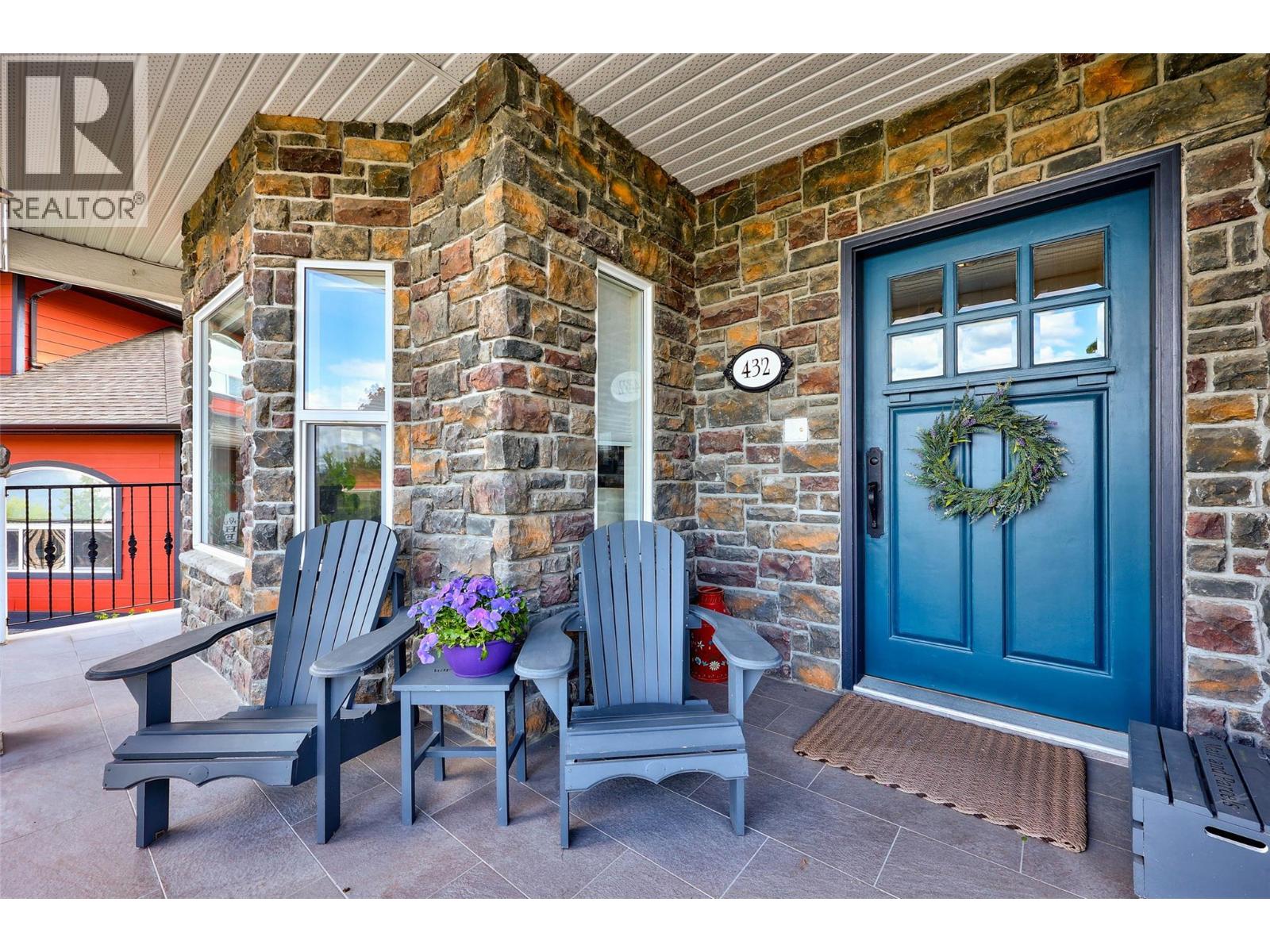 432 Azure Pl, Kamloops, BC V2E 2R2