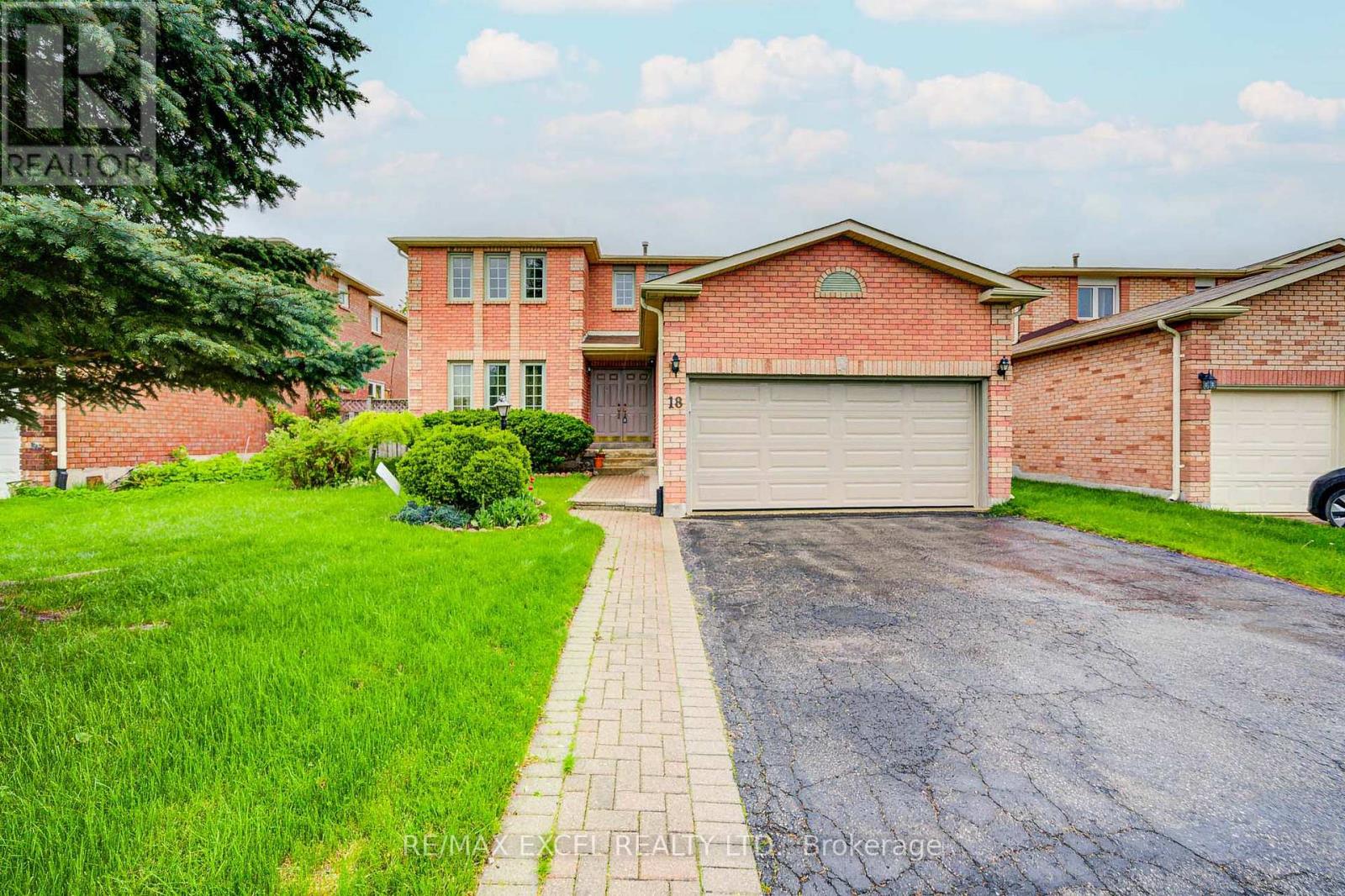 18 Tamara Dr, Richmond Hill Devonsleigh, ON L4S 1E7