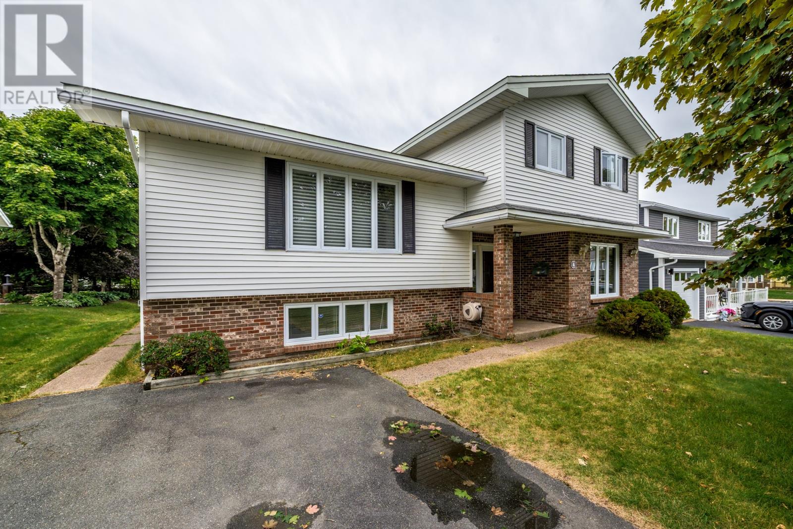 4 Wells Cres, Mount Pearl, NL A1N 4M3