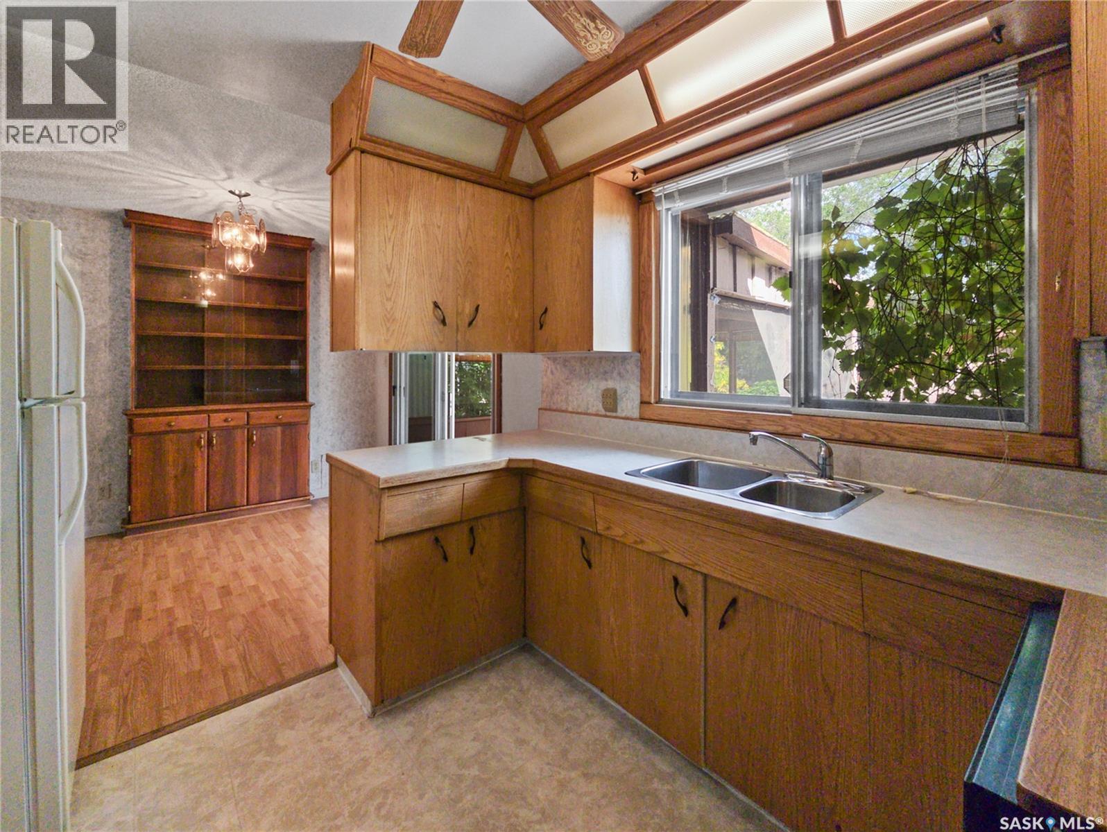 1658 Edward Ave, Saskatoon, SK S7K 3B5