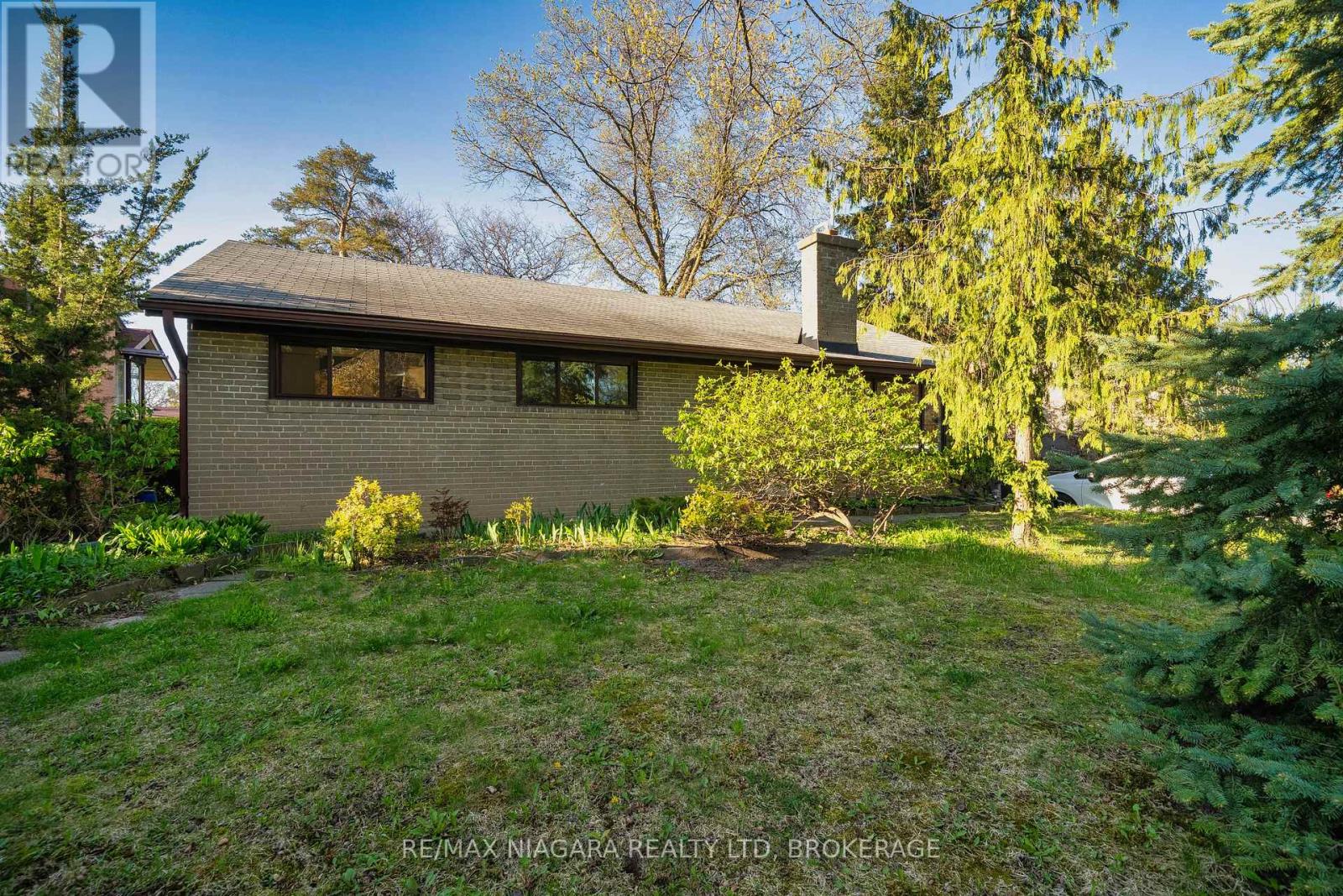 55 N Hills Ter, Toronto Banbury-don Mills, ON M3C 1M5