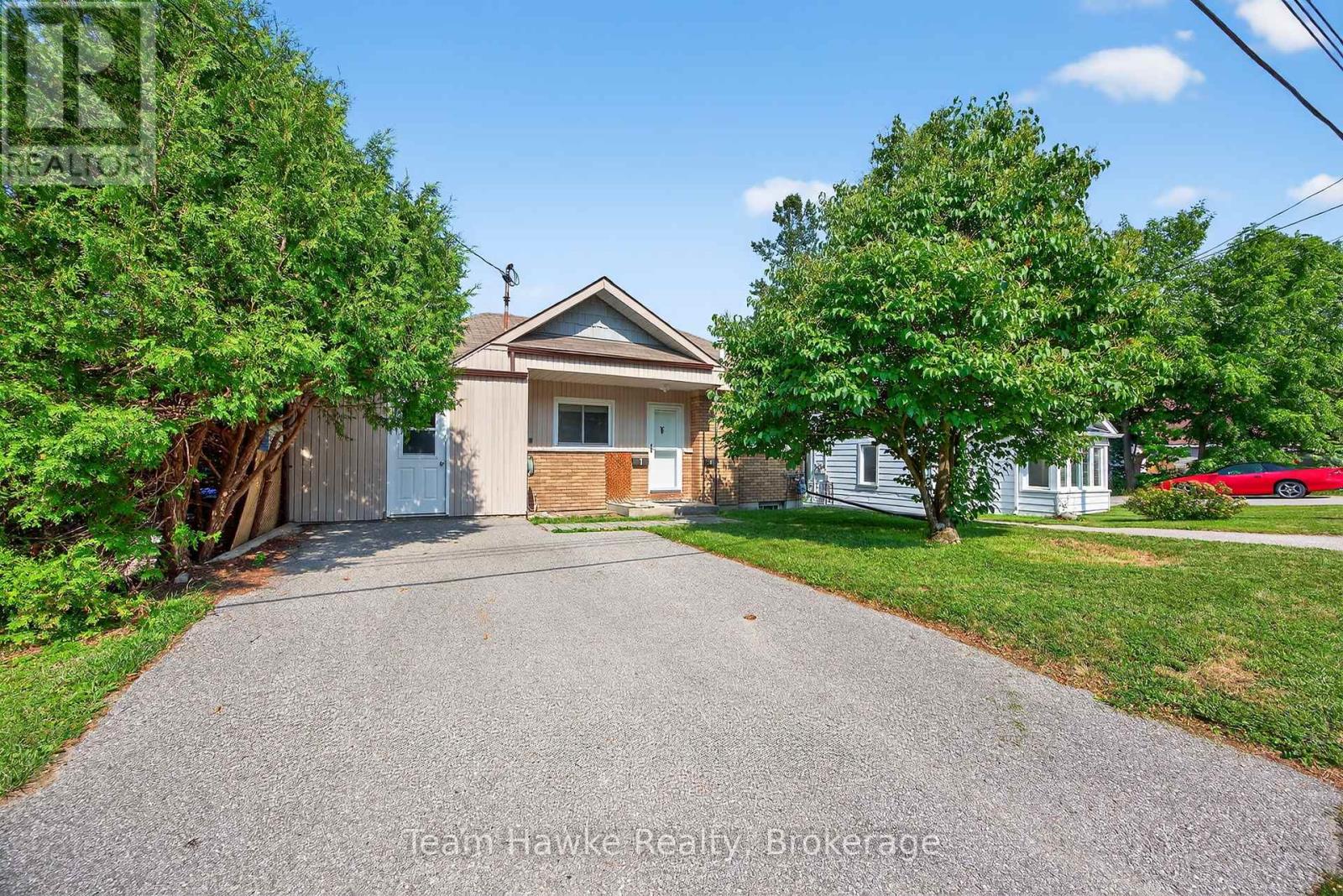 133 Seventh St, Midland, ON L4R 3Y9