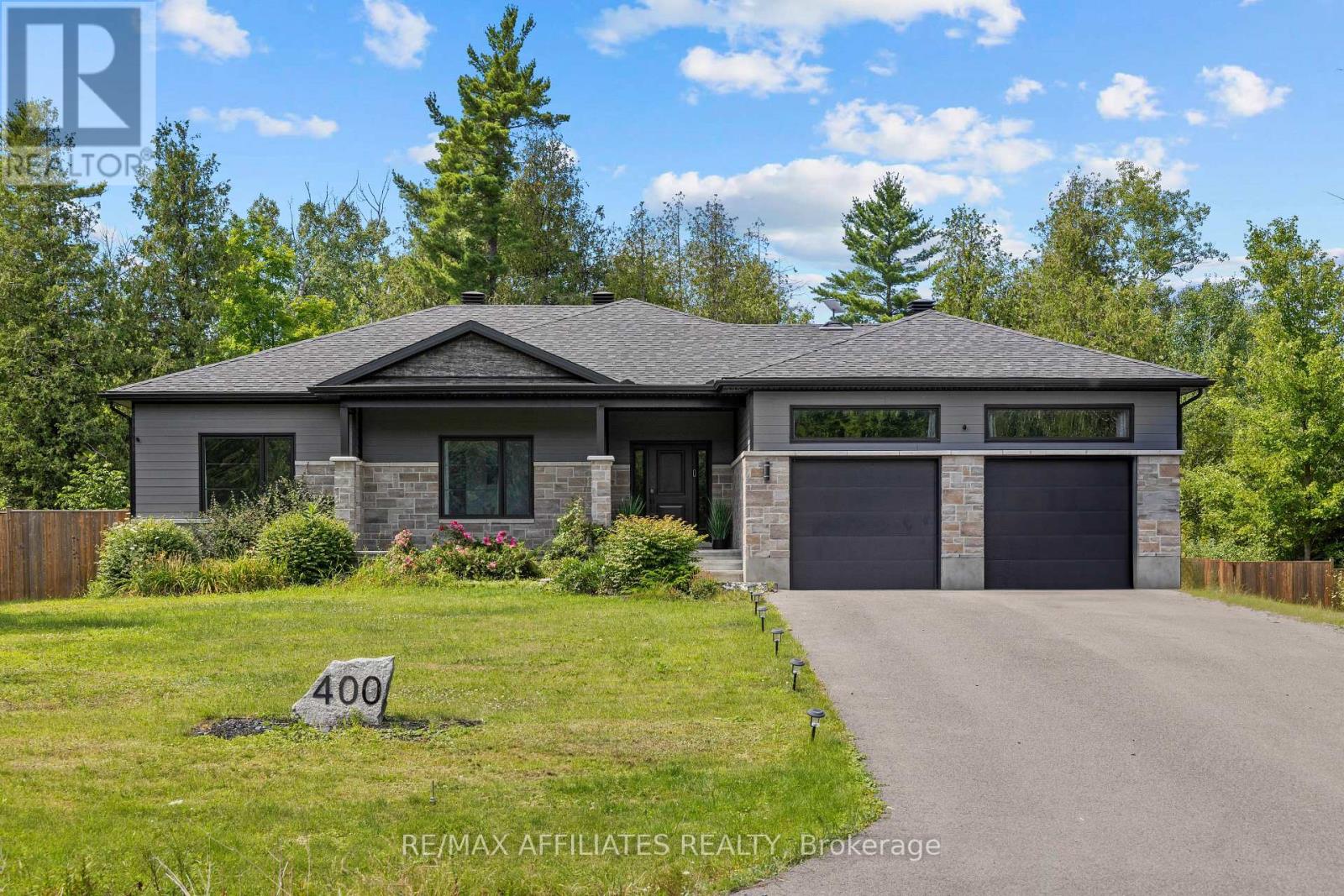 400 Cinnamon Cres, Ottawa, ON K0A 2H0