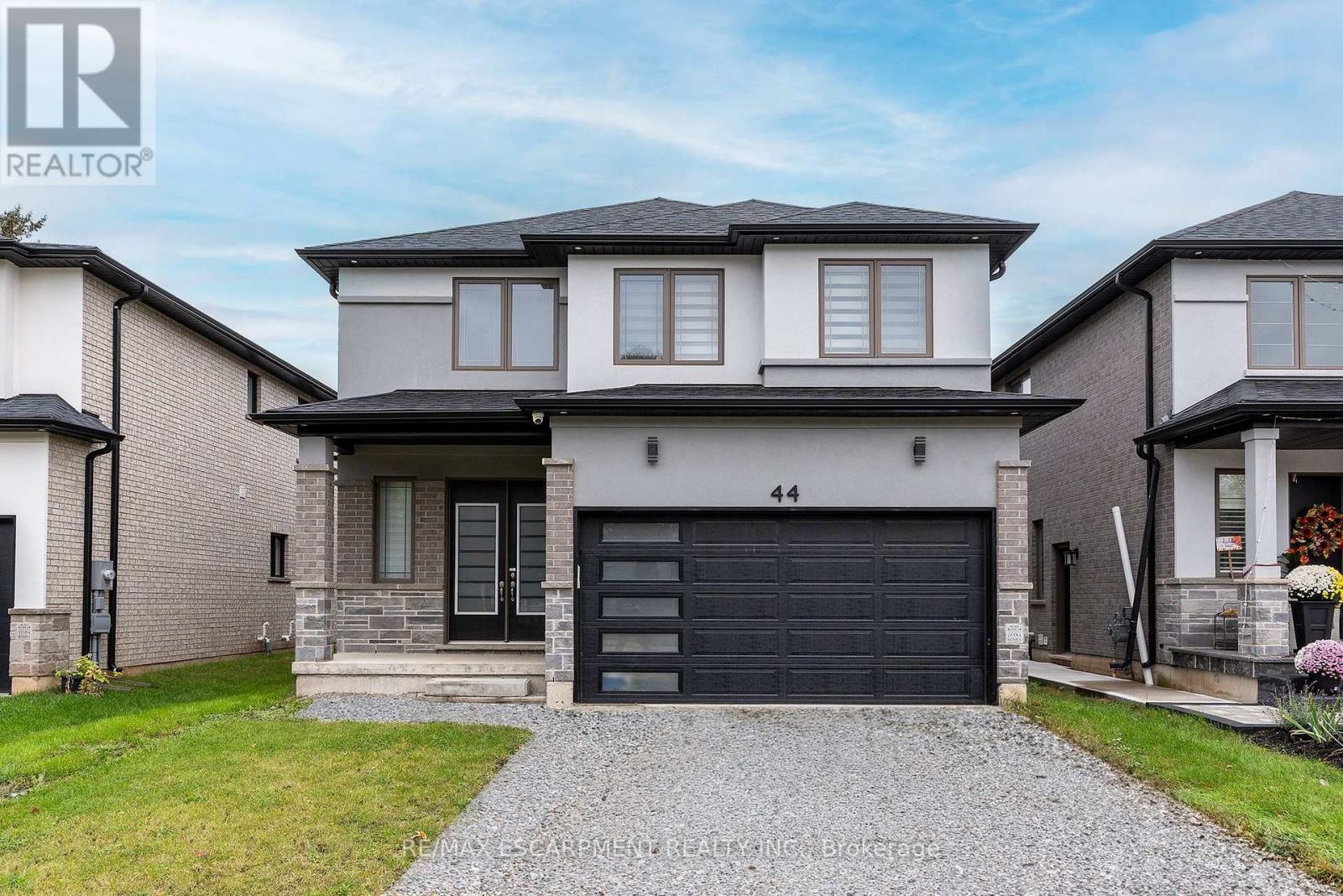 44 Miller Dr, Hamilton, ON L9G 2J1