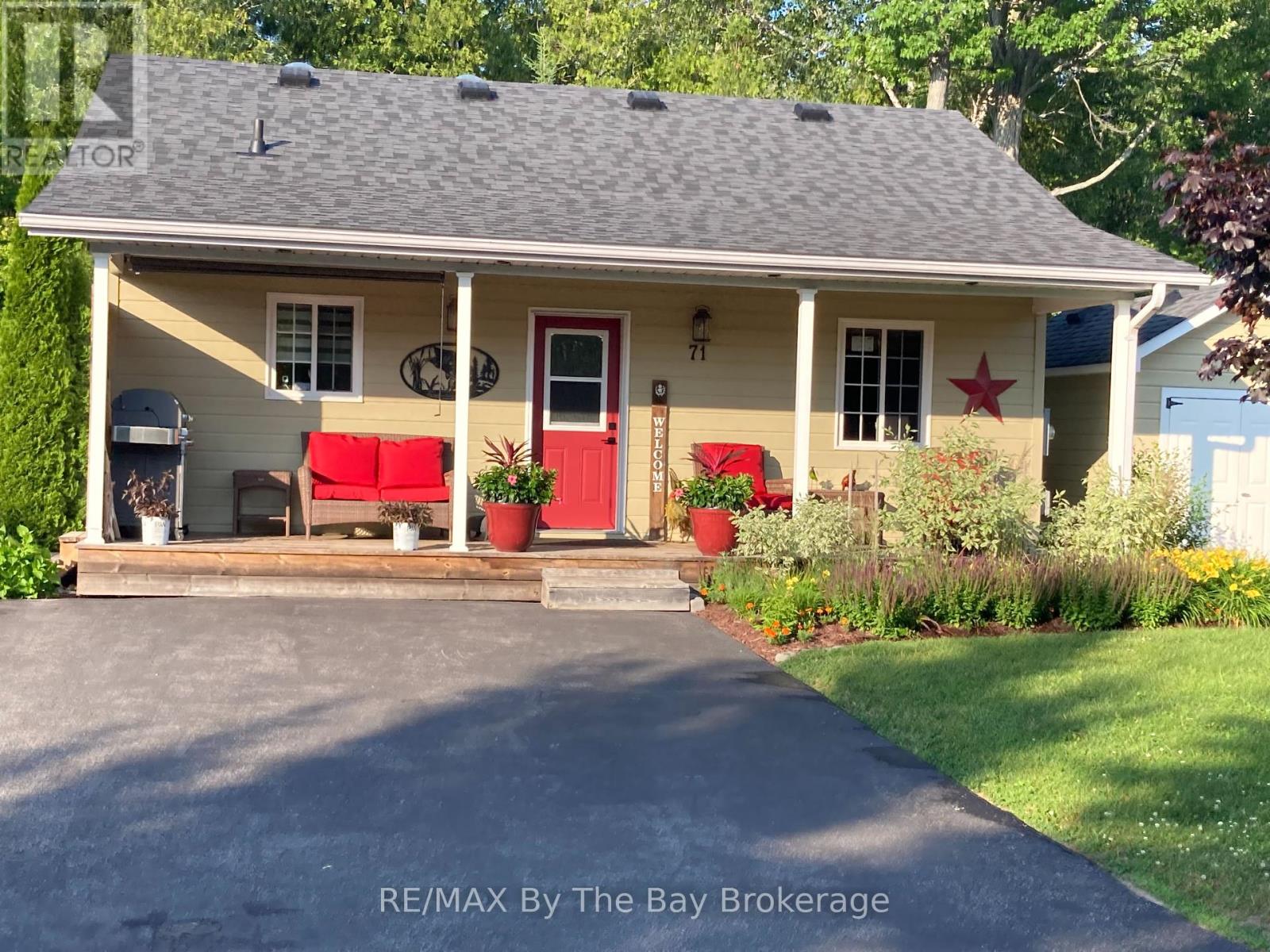 71 Madawaska Trl, Wasaga Beach, ON L9Z 1X7