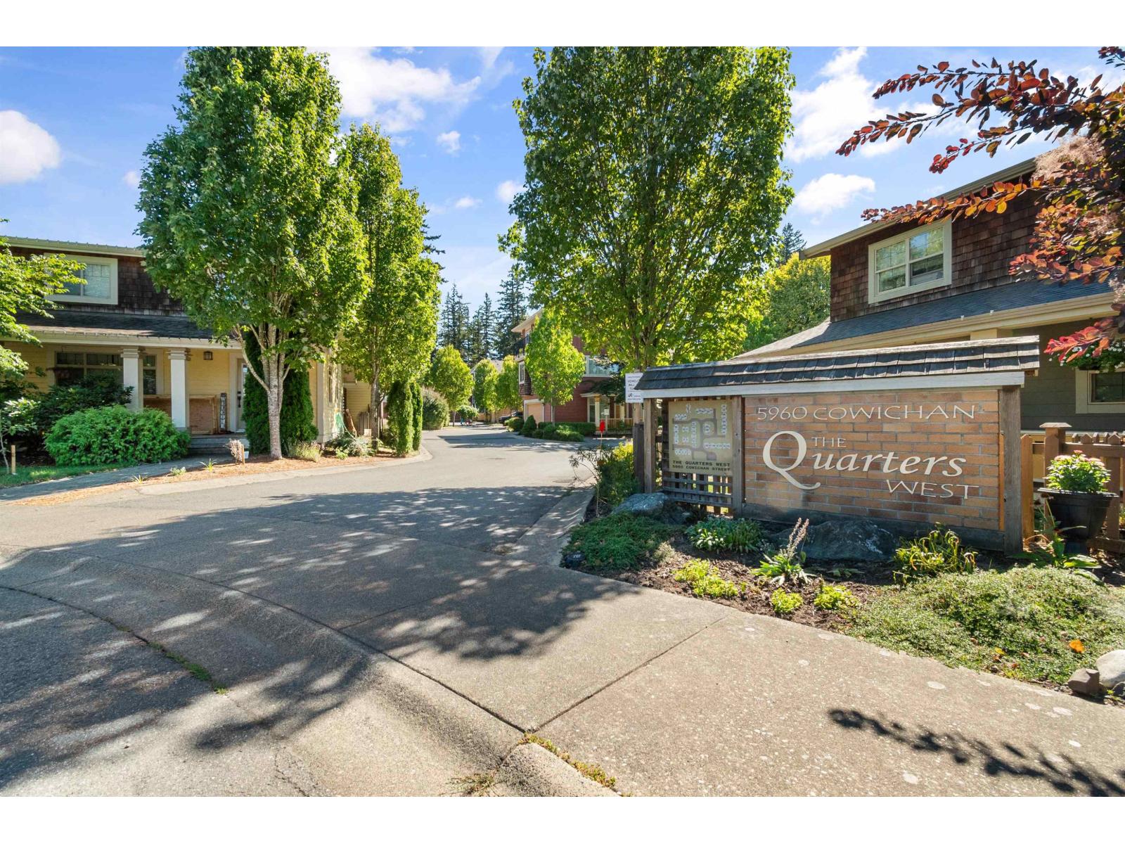 5960 Cowichan Streetgarrison Crossing Unit 24, Chilliwack, BC V2R 0L6