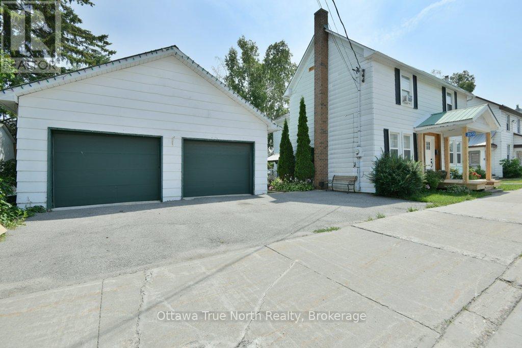 2572 County Road 29 Rd, Mississippi Mills, ON K0A 2X0