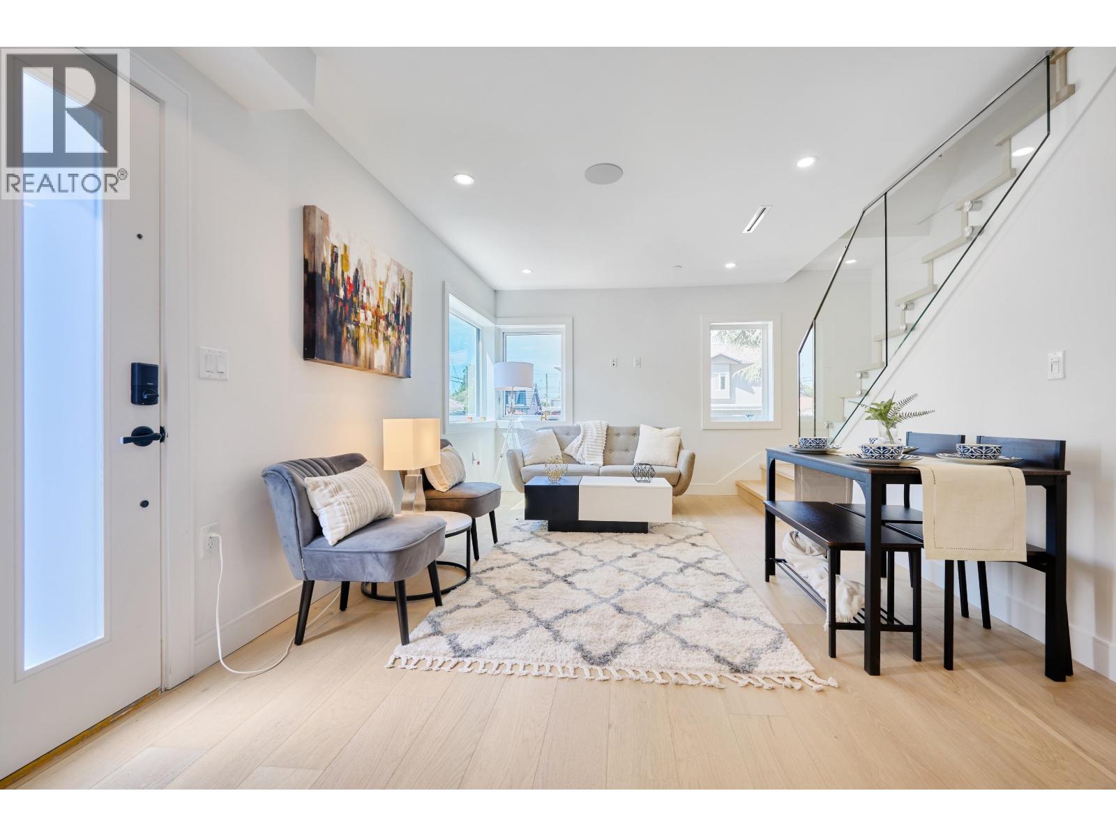 810 E 51st Ave, Vancouver, BC V5X 1E5
