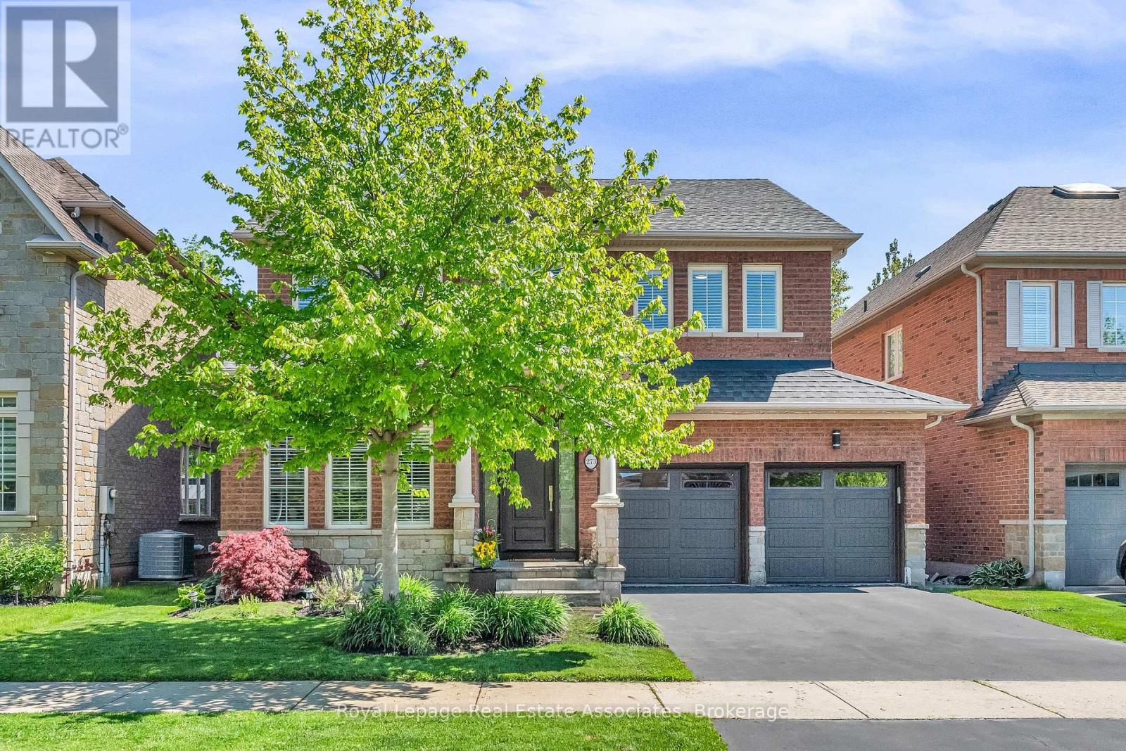 273 Duskywing Way, Oakville, ON L6L 6X5