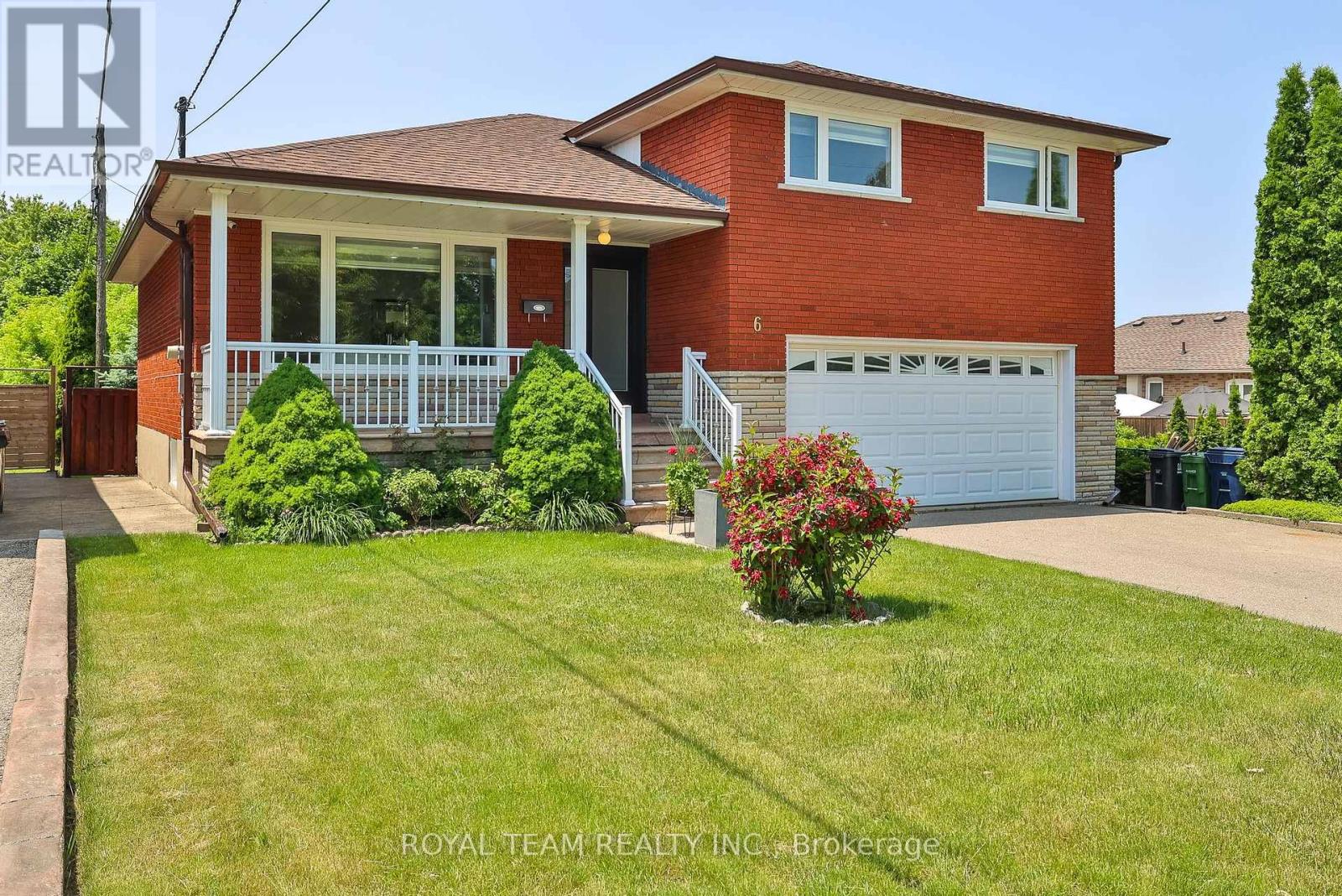 6 Crioline Rd, Toronto Maple Leaf, ON M6L 2S3