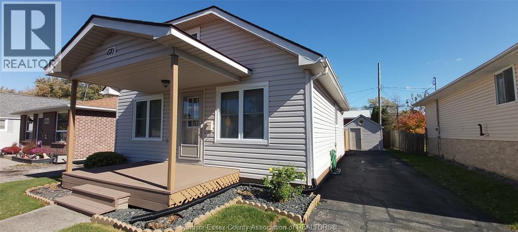 670 Labute St, Tecumseh, ON N8N 2B3
