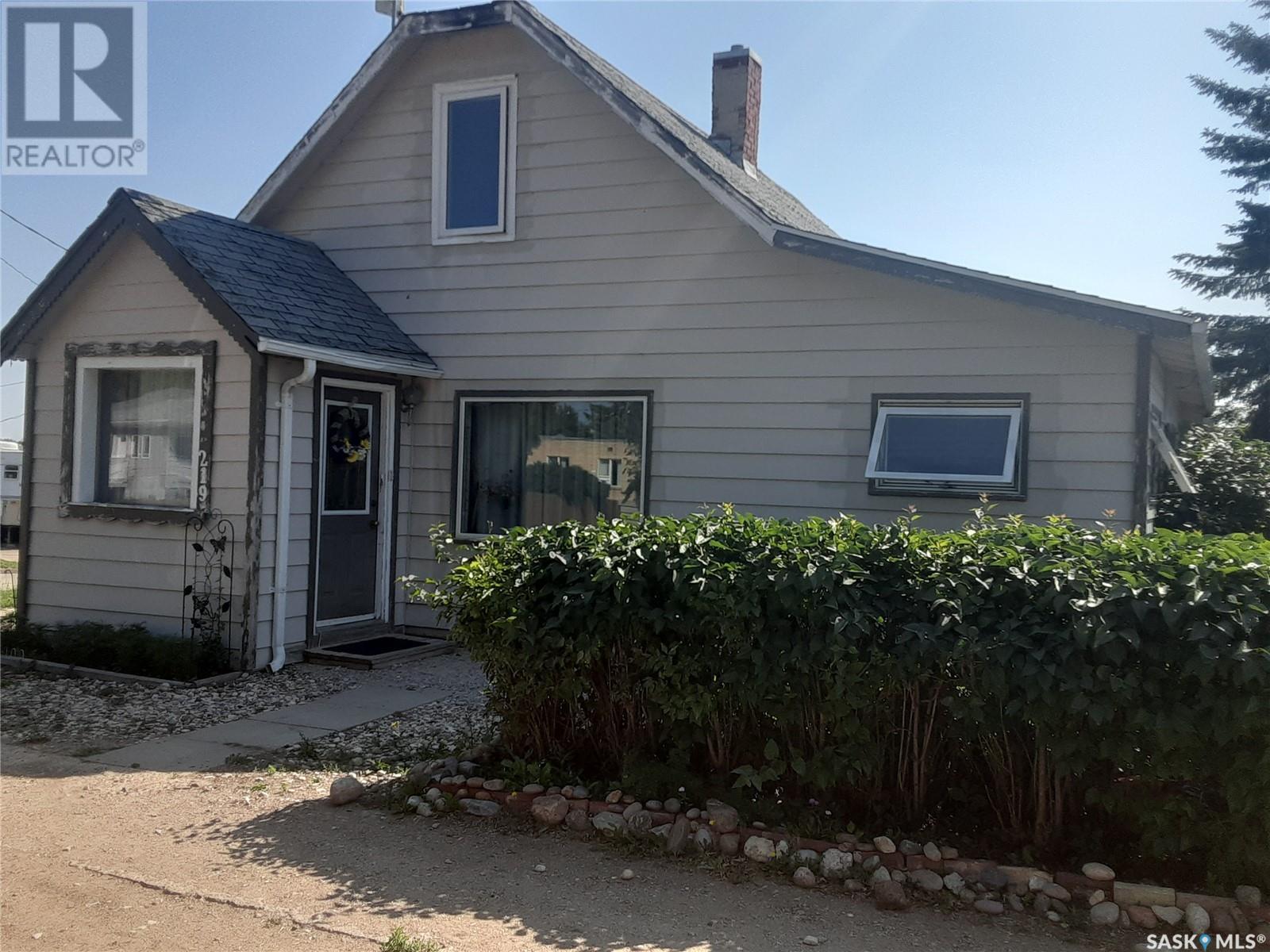 219 Shaw St, Herbert, SK S0H 2A0