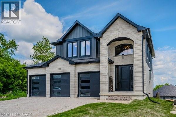 100 Pugh St, Perth East, ON N0K 1M0