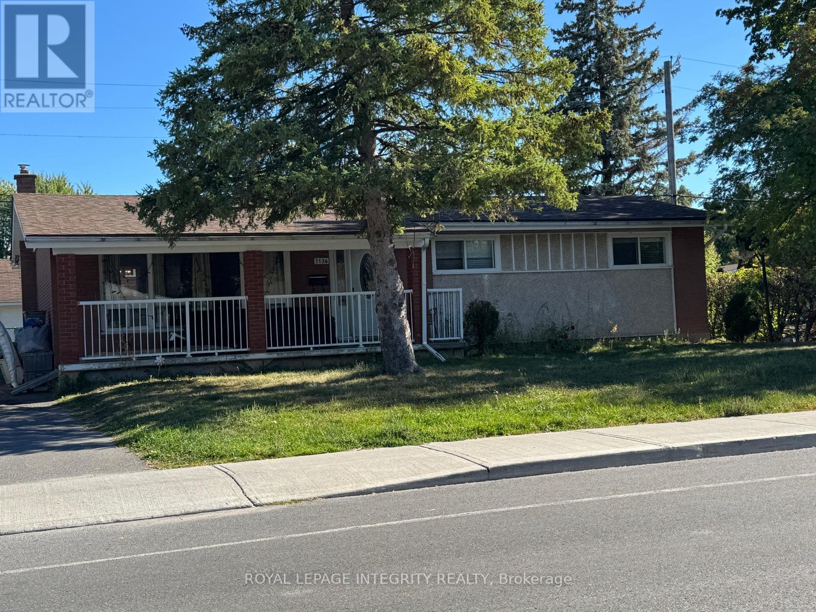 1136 Deer Park Rd, Ottawa, ON K2E 6H1