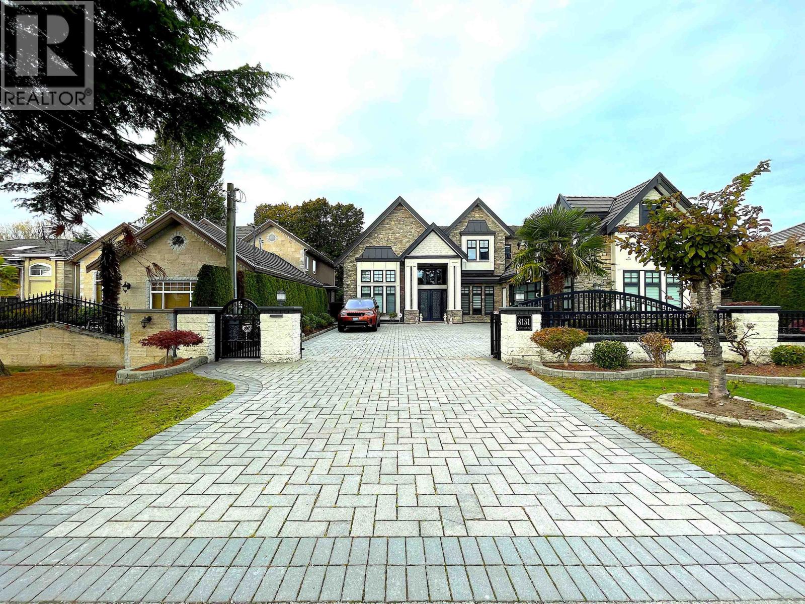 8131 Claybrook Rd, Richmond, BC V7C 2L4