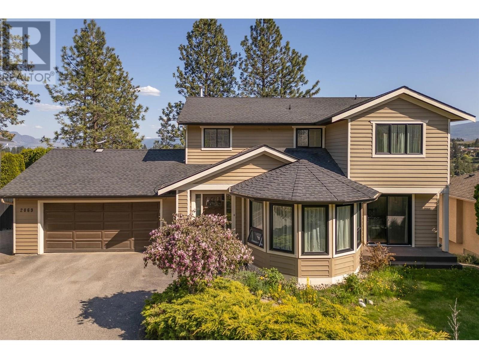 2069 Horizon Dr, West Kelowna, BC V1Z 3N4