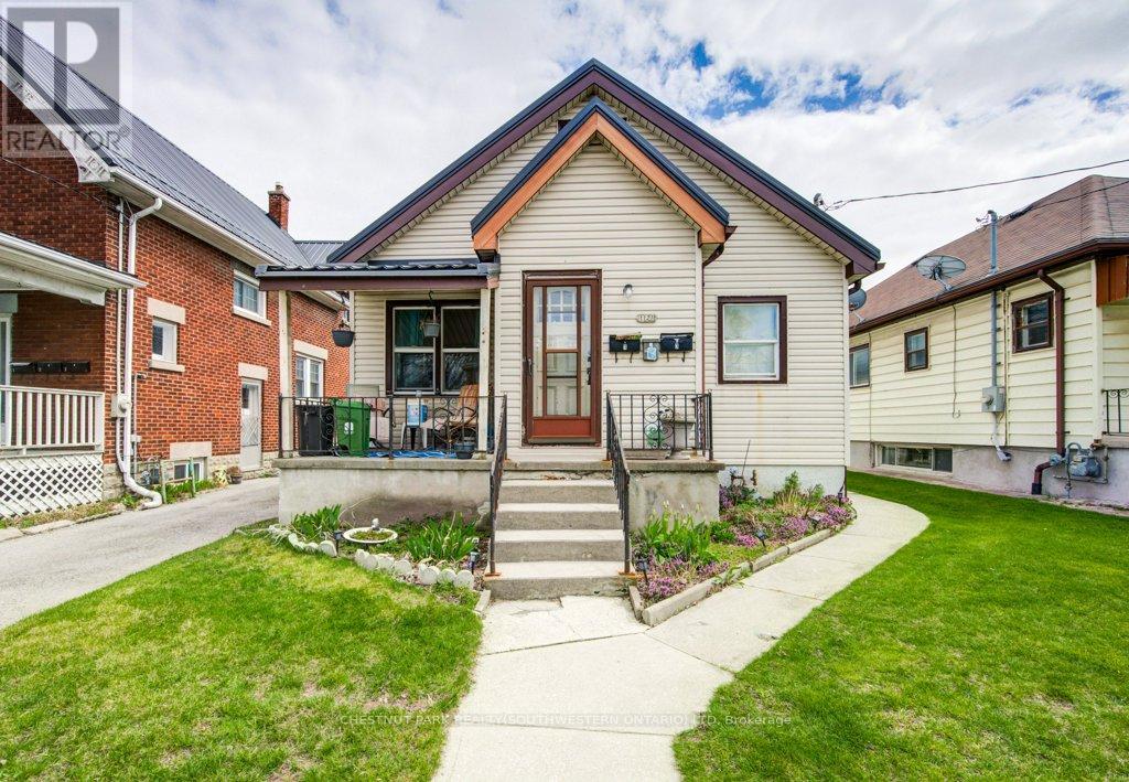 1121 Trafalgar St, London, ON N5Z 1G9