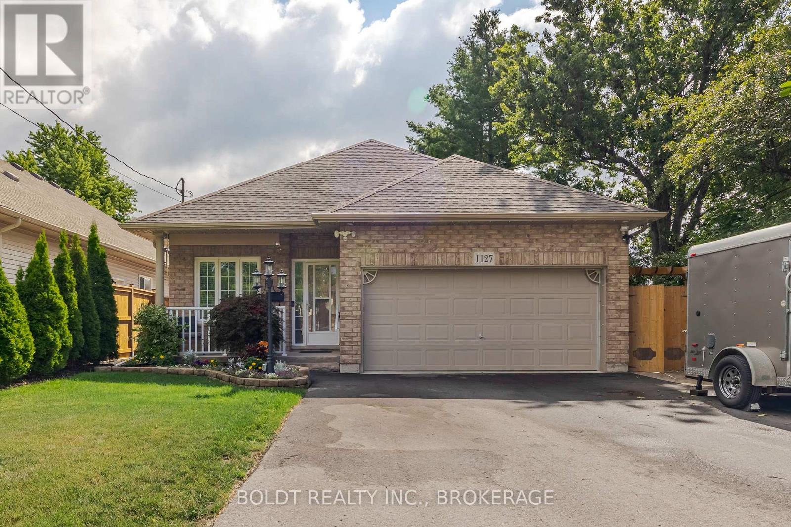 1127 Pelham St, Pelham, ON L0S 1E4