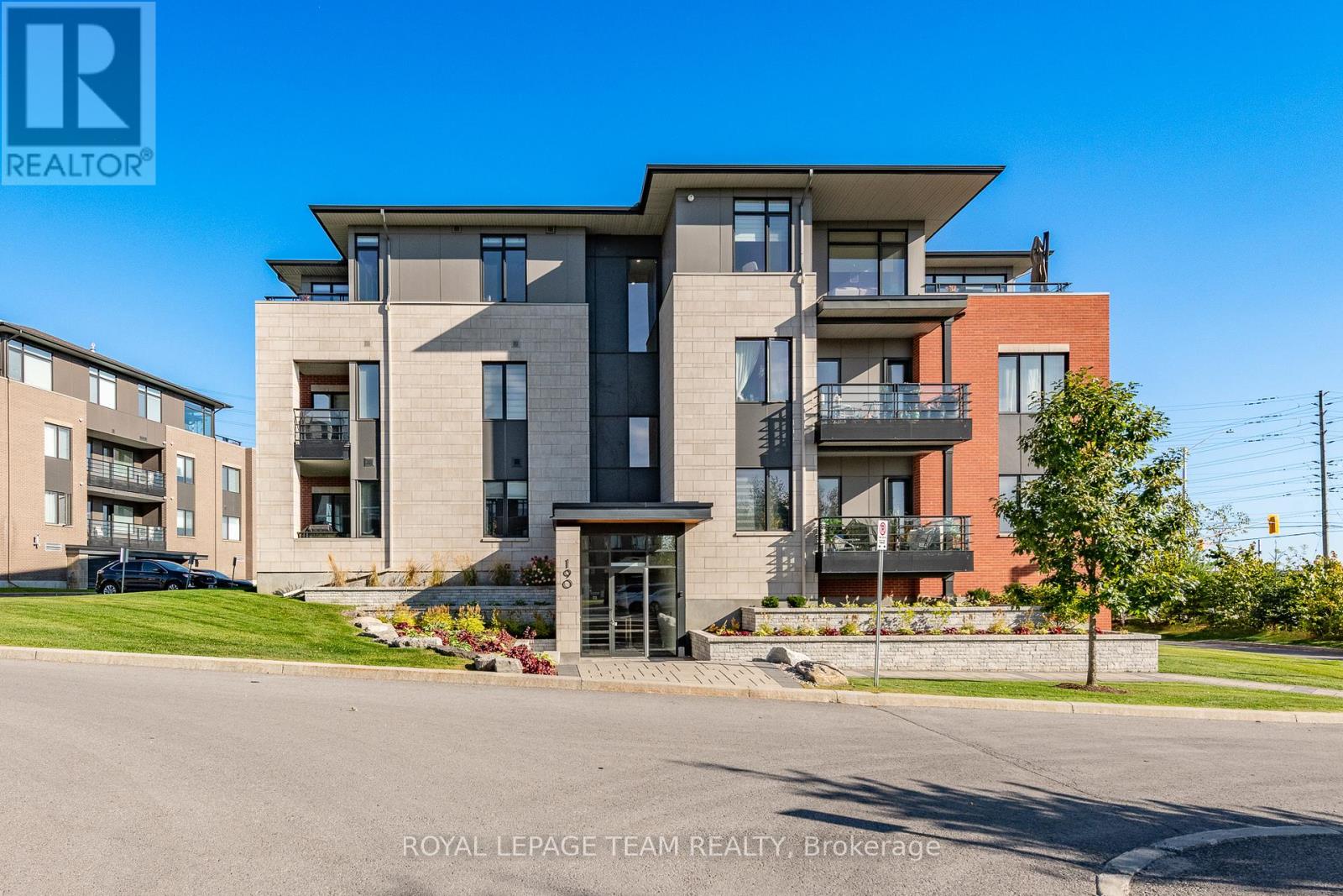 302 190 Boundstone Way, Ottawa, ON K2T 0M9