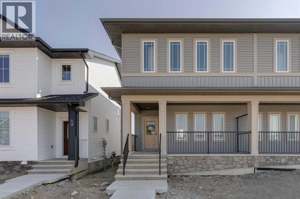 53 Southborough Ln, Cochrane, AB T4C 2S6