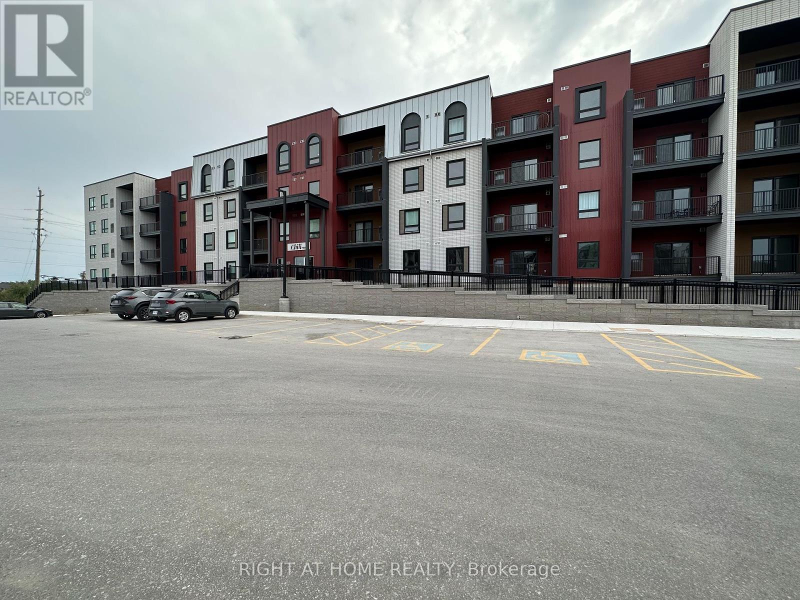 314 1 Chef Ln, Barrie, ON L9J 0T1