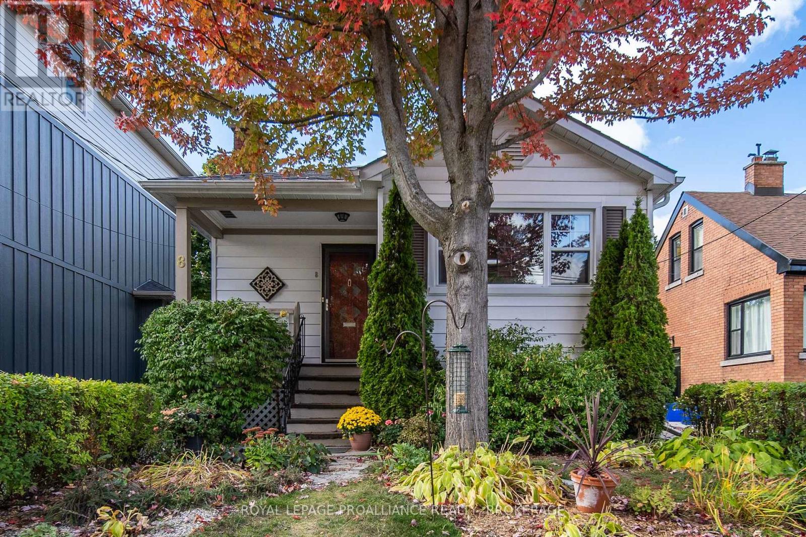 8 Graham Ave, Kingston, ON K7L 4H3