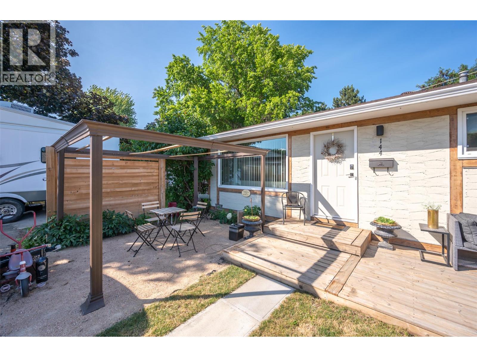 144 Ayres Cres, Penticton, BC V2A 6R4