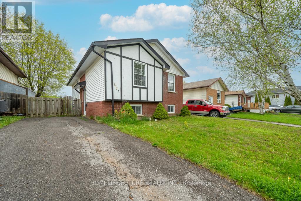453 Crystal Dr Ward 4 Dr, Peterborough, ON K9J 8L3