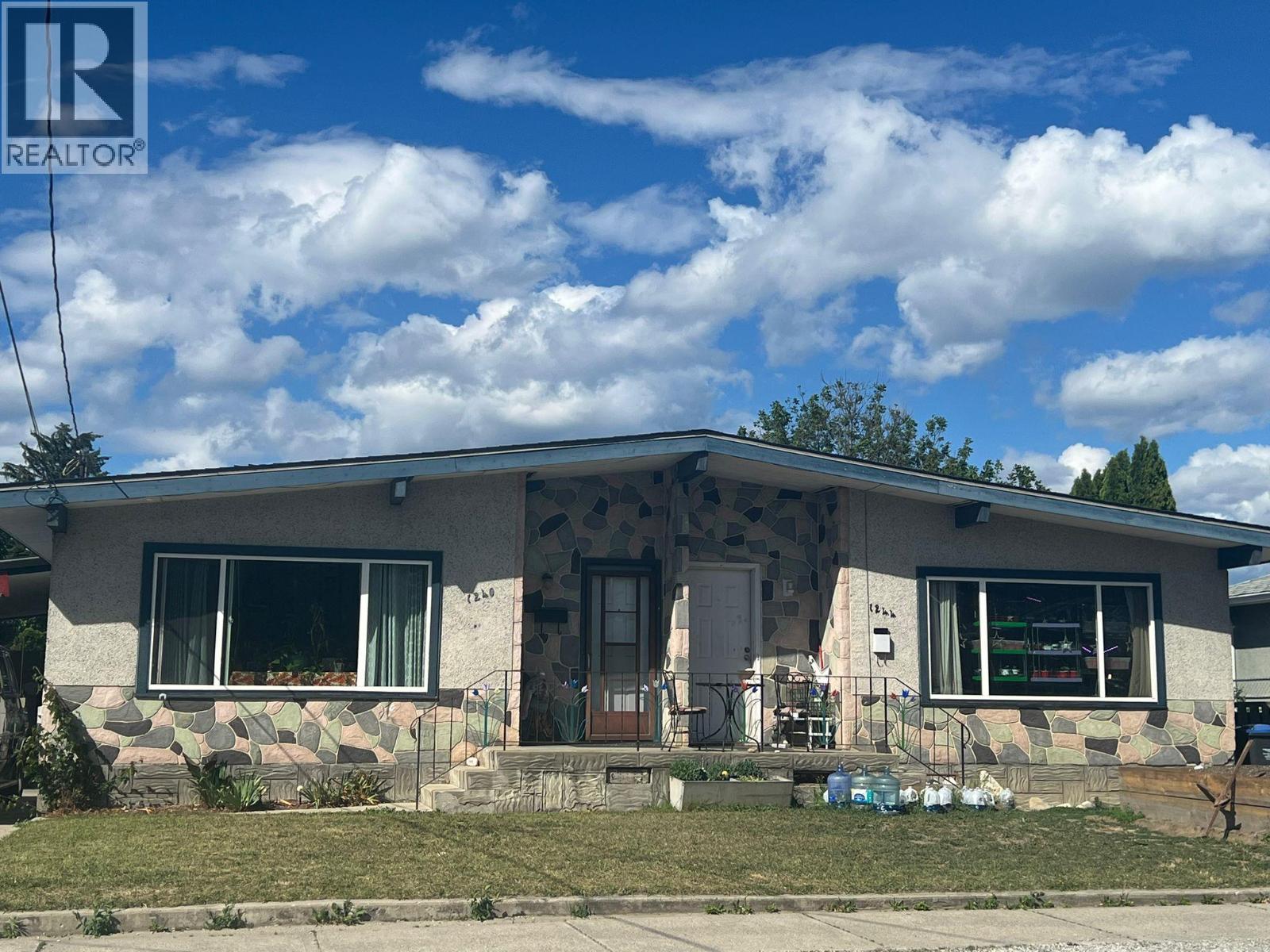 1240-1244 Centennial Cres, Kelowna, BC V1Y 6K2