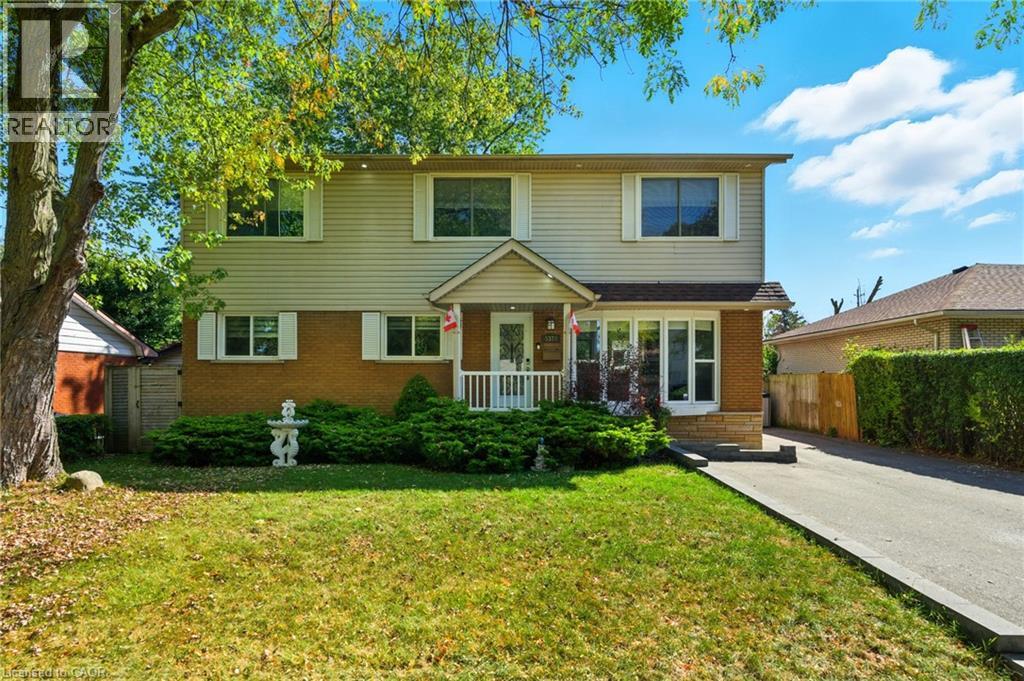5372 Spruce Ave, Burlington, ON L7L 1N7