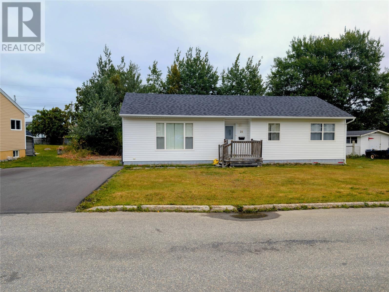 24 Pinedo Rd, Gander, NL A1V 1S7
