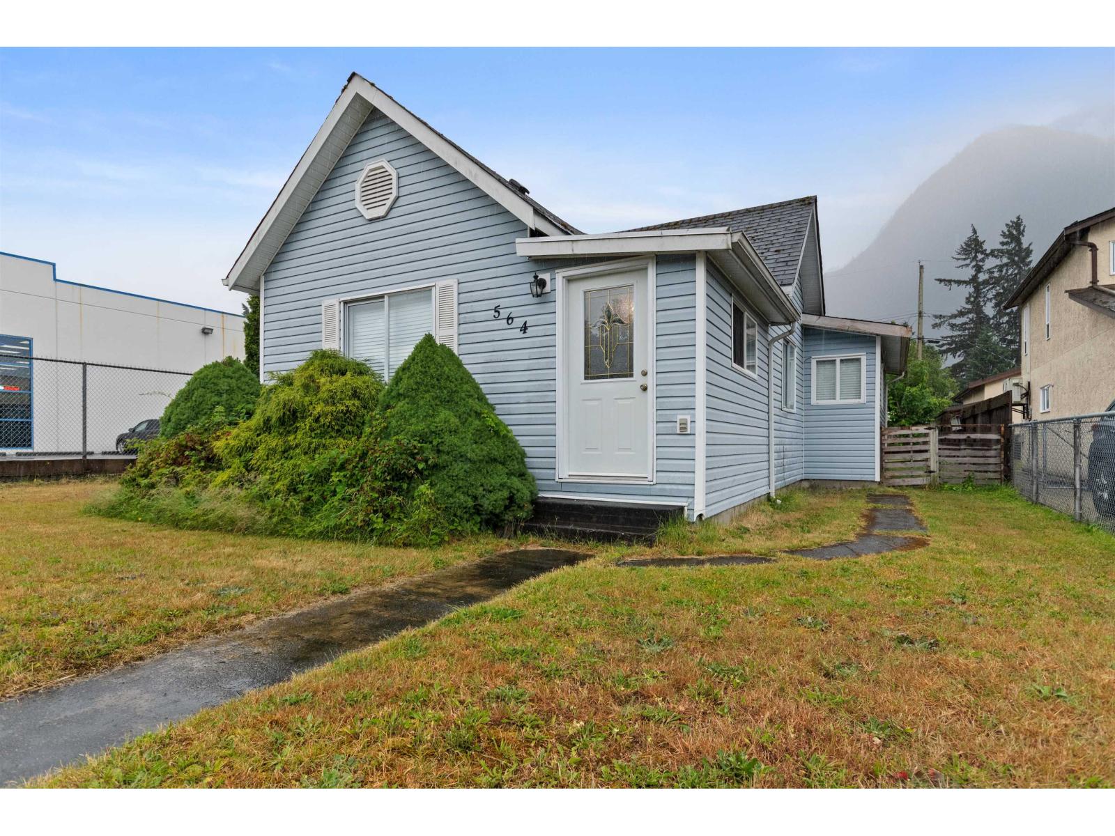 564 Wallace Streethope, Hope, BC V0X 1L0