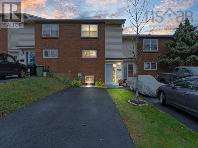 73 Chameau Cres, Cole Harbour, NS B2W 5G5