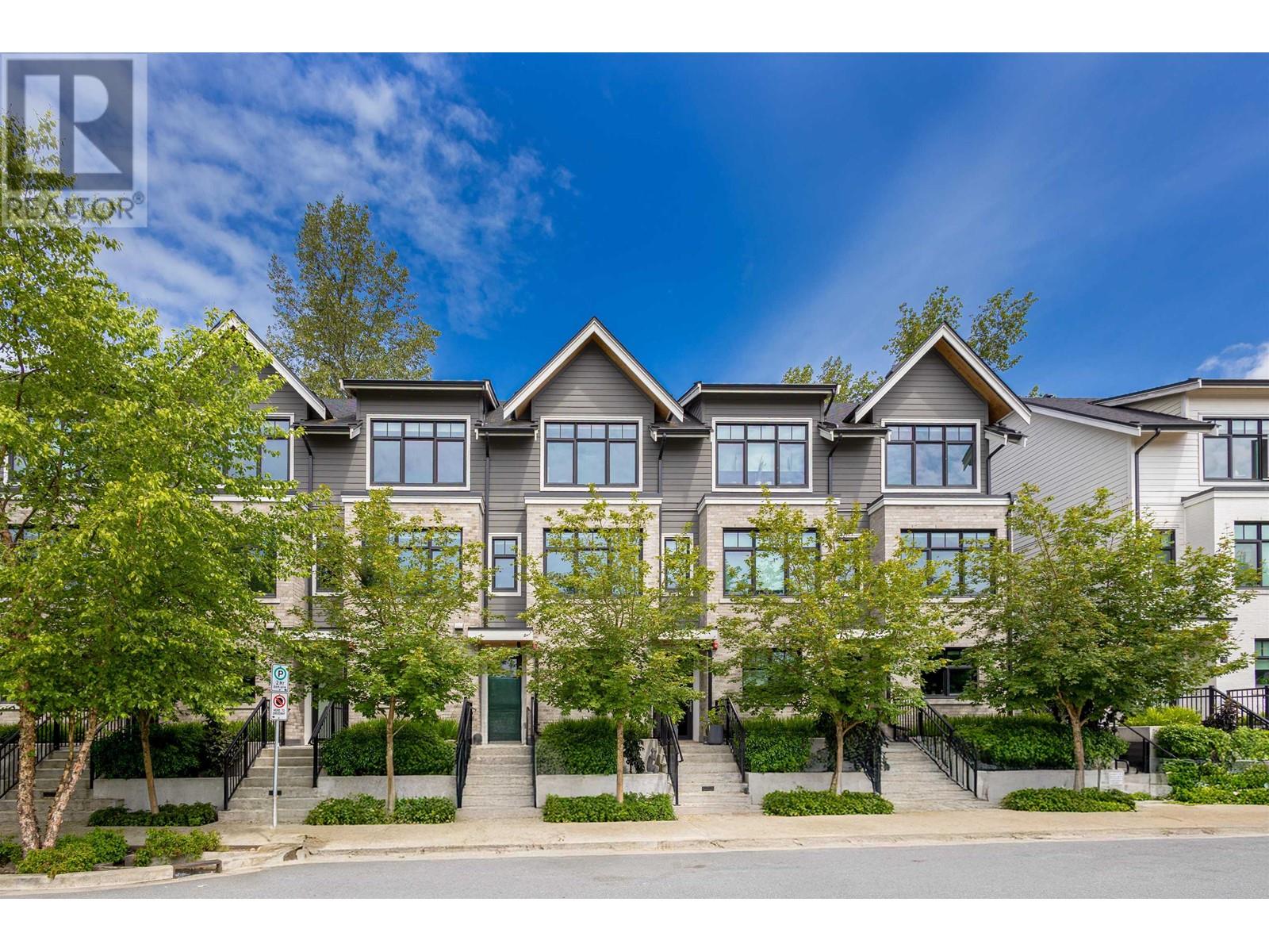 1960 Glenaire Drive Unit 8, North Vancouver, BC V7P 1Y1