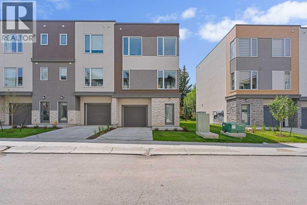 436 Shawnee Sq SW, Calgary, AB T2Y 0W4