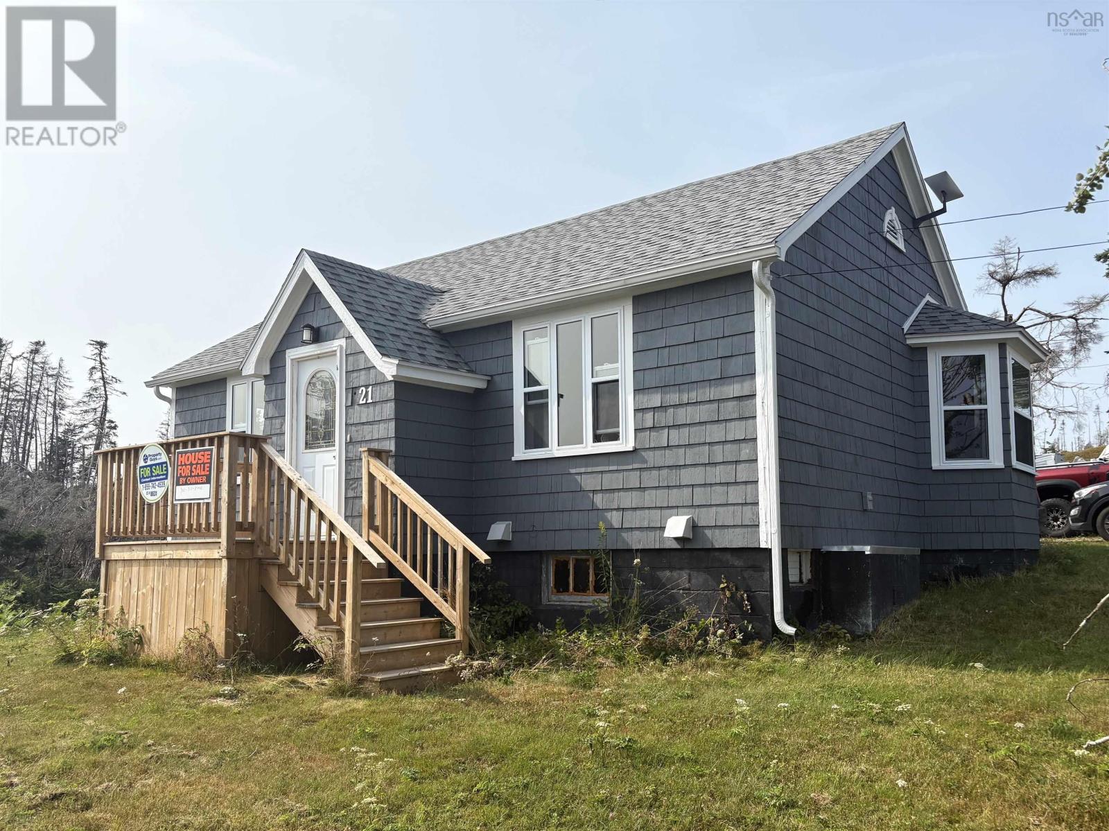 21 Marconi St, Louisbourg, NS B1C 1K2