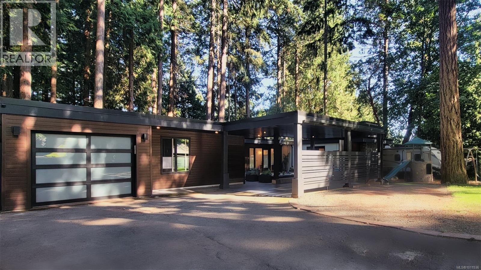 4657 Amblewood Dr, Saanich, BC V8Y 1C1