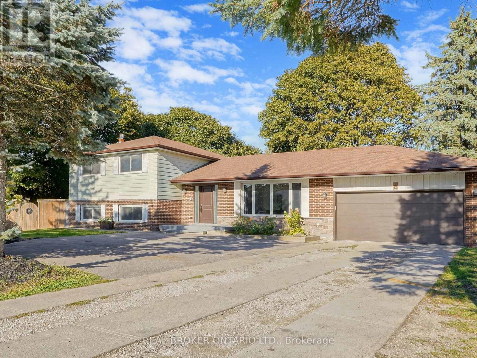 15 Jasmine Cres, Whitchurch-stouffville Ballantrae, ON L4A 7X4
