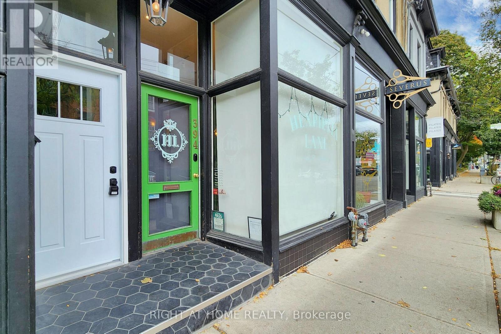 394 King St E, Toronto, ON M5A 1K9