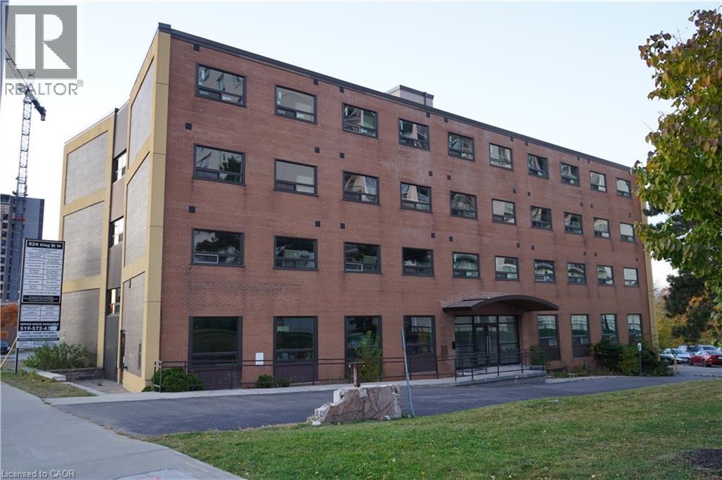 824 King St W, Kitchener, ON N2G 1G1