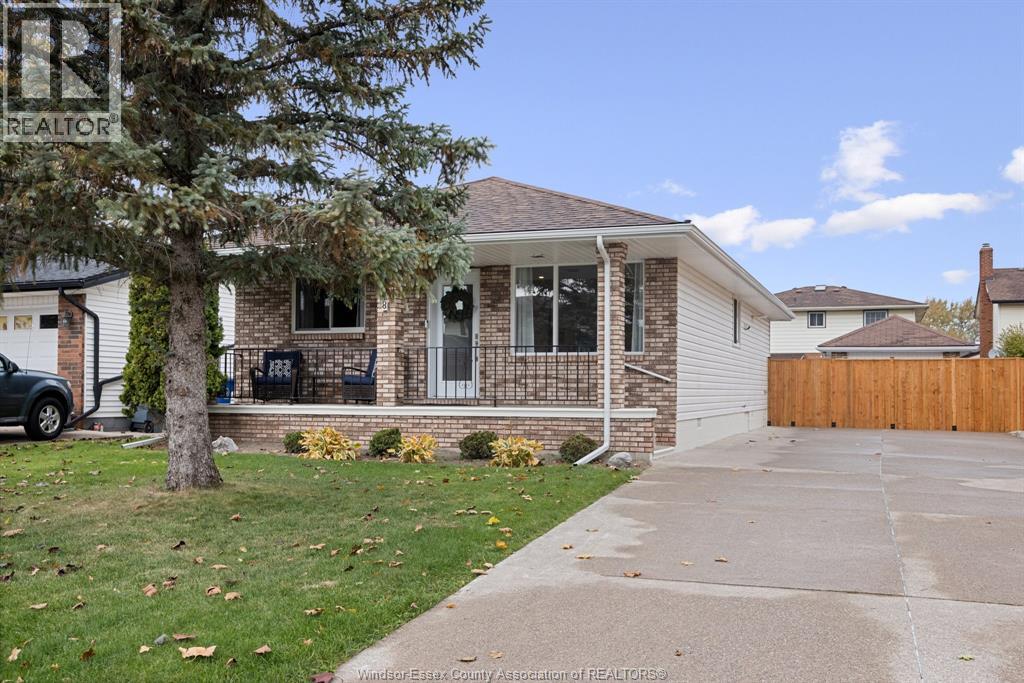 12218 Baillargeon, Tecumseh, ON N8N 4A7