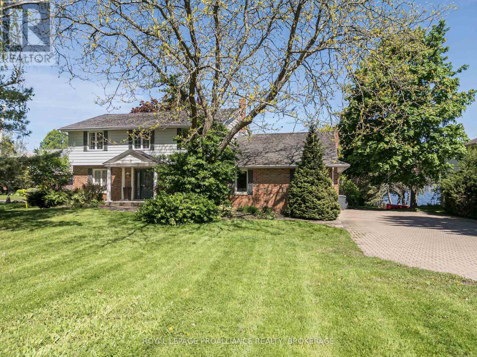 1060 County Road 3, Prince Edward County Ameliasburg Ward, ON K8N 4Z1